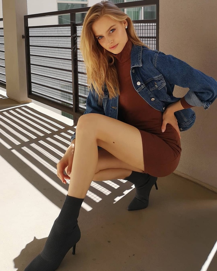 Karolina Pisarek Karolina Pisarek