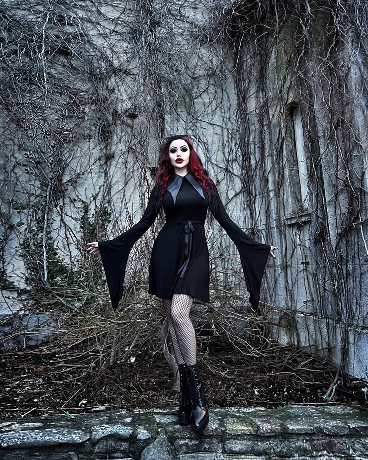 Dani Divine