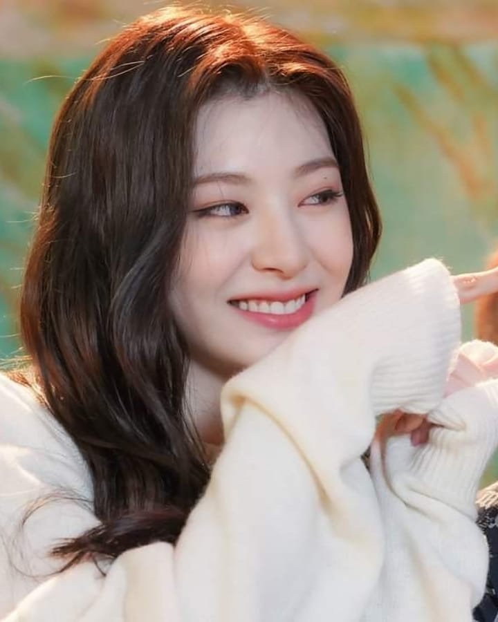 Seeun (STAYC)