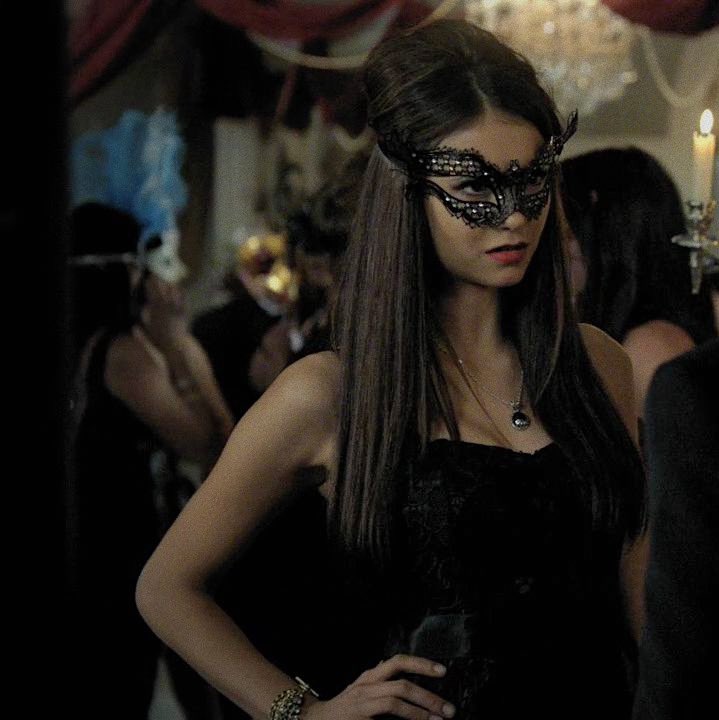 Nina Dobrev