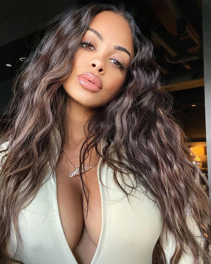 Analicia Chaves Analicia Chaves
