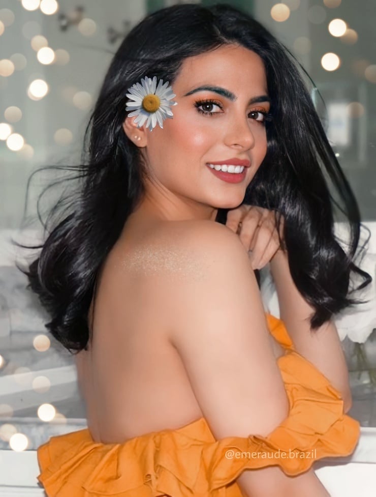 Emeraude Toubia