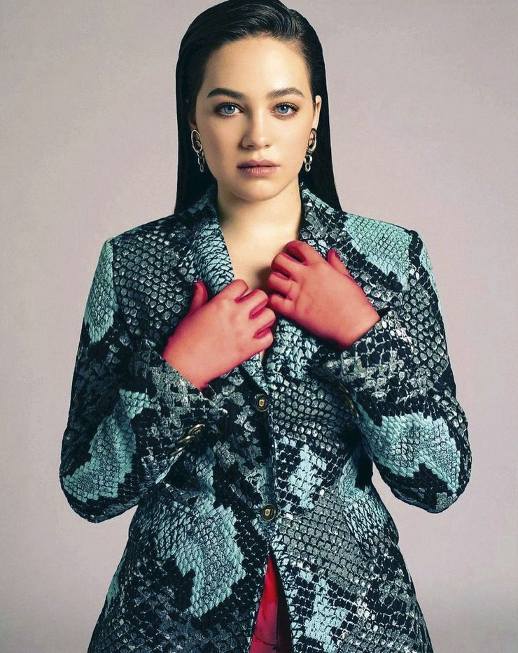 Mary Mouser