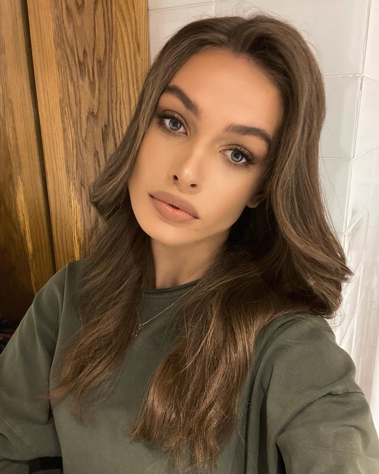 Julia Surys