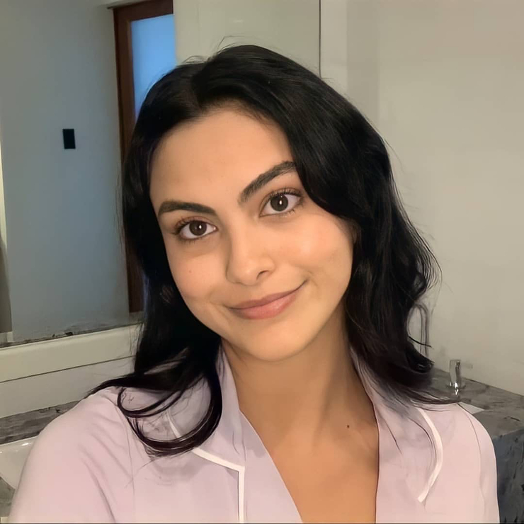 Camila Mendes