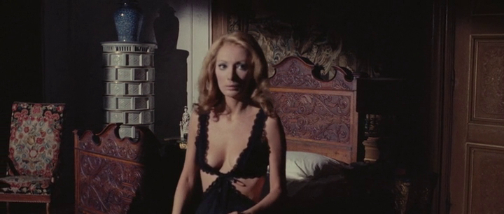 The Red Queen Kills Seven Times (1972)