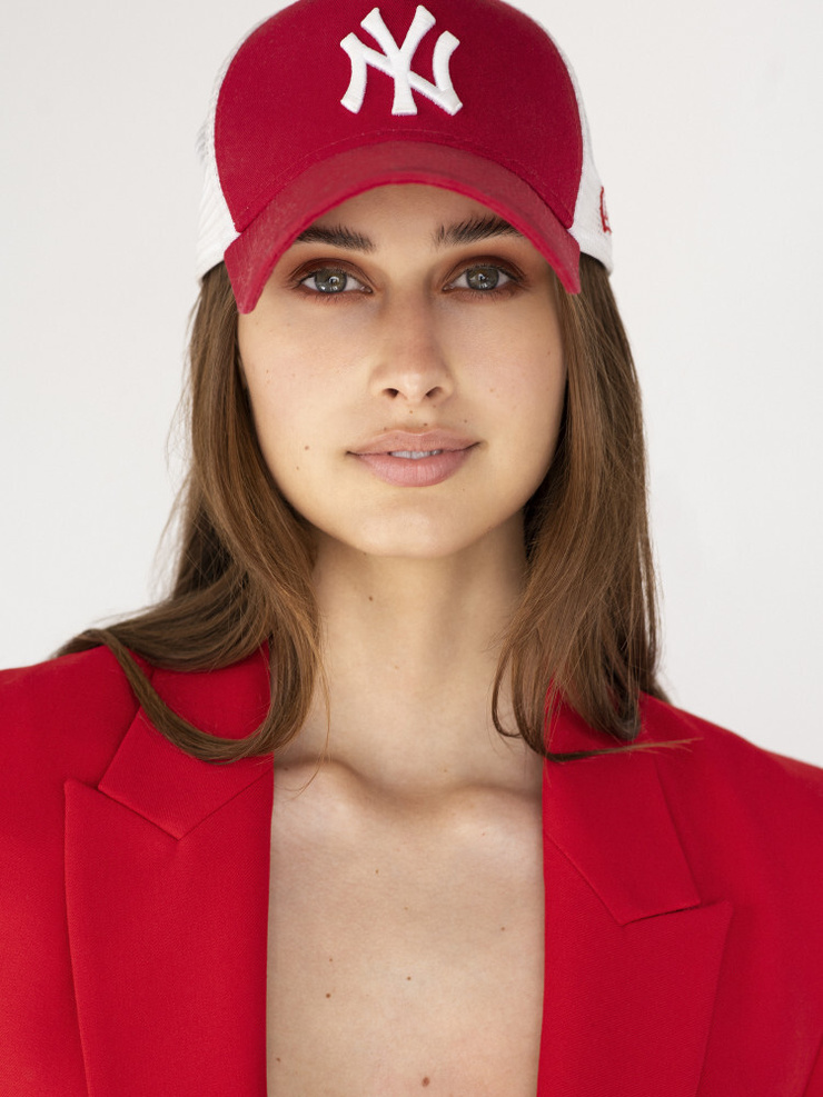 Alexandra Pekarkova Alexandra Pekarkova