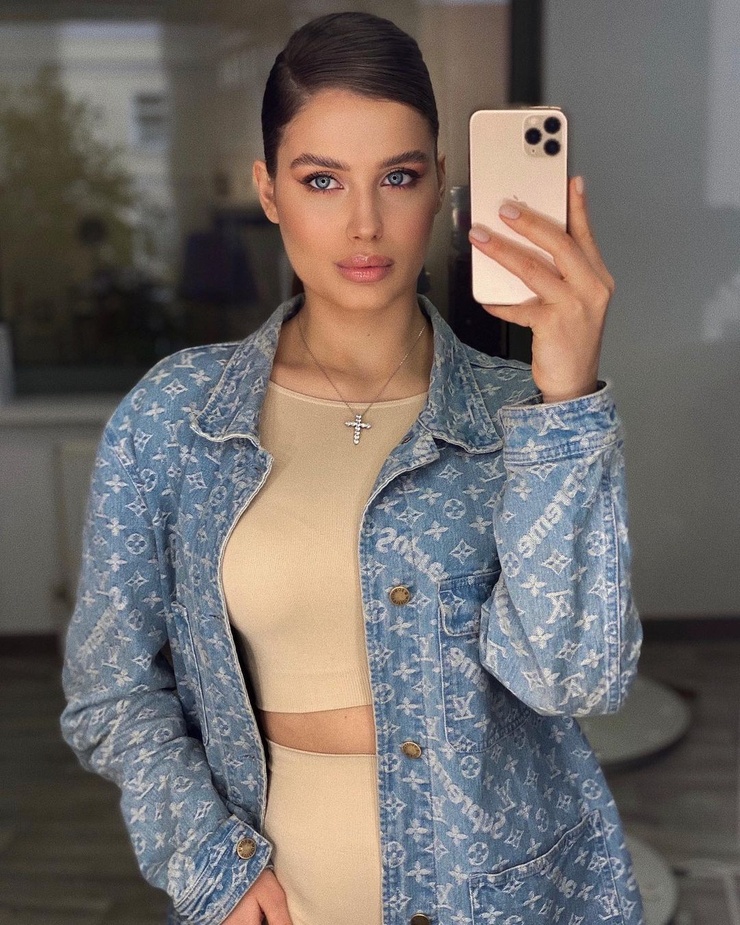 Masha Lobanova