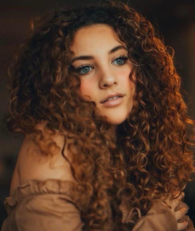 Sofie Dossi Sofie Dossi