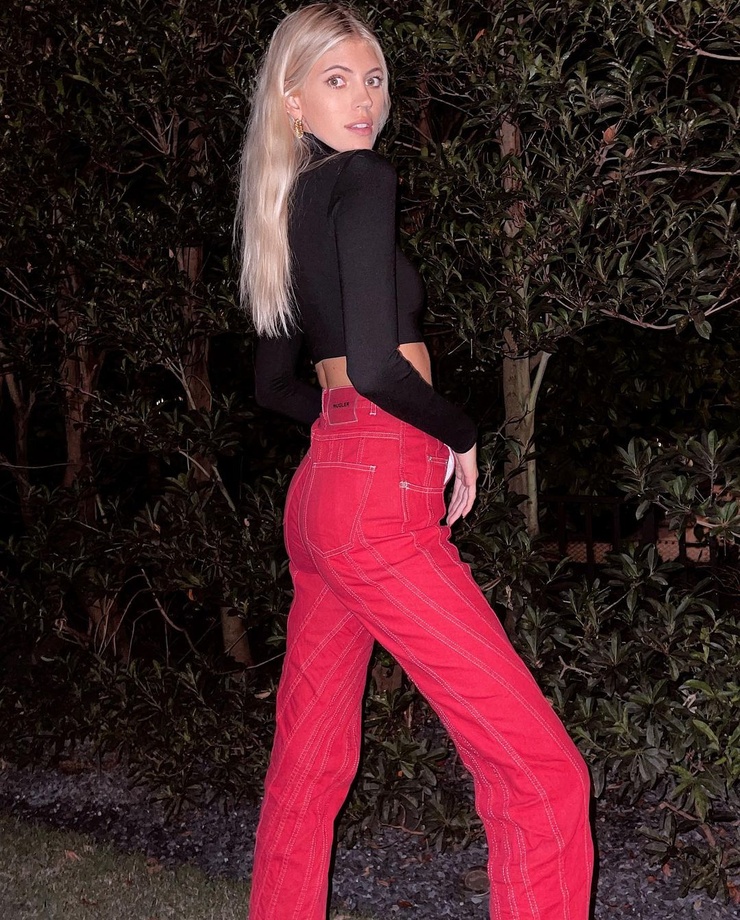 Devon Windsor Devon Windsor
