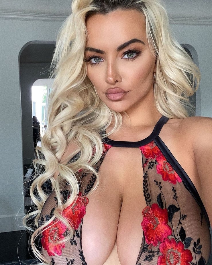 Lindsey pelas listal