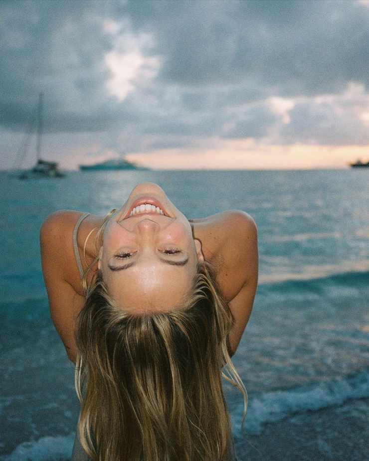 Alexis Ren Alexis Ren