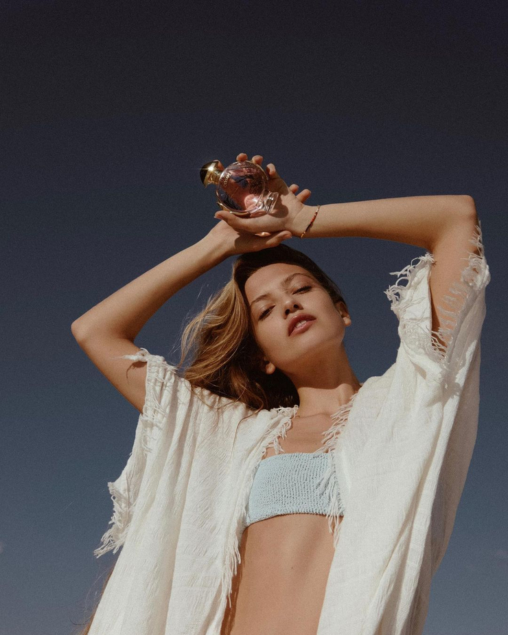 Zoë Pastelle Holthuizen