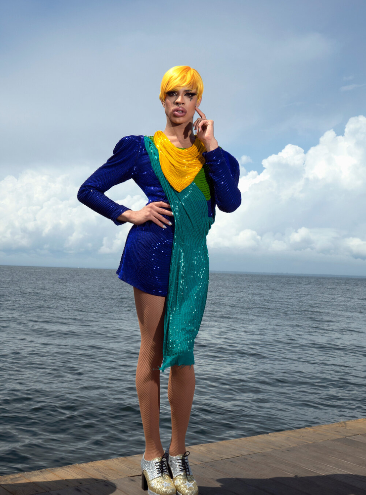 Yvie Oddly