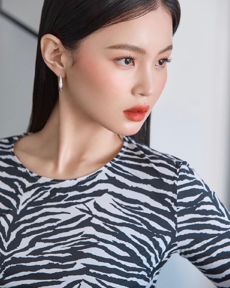 Lee Ha Yi