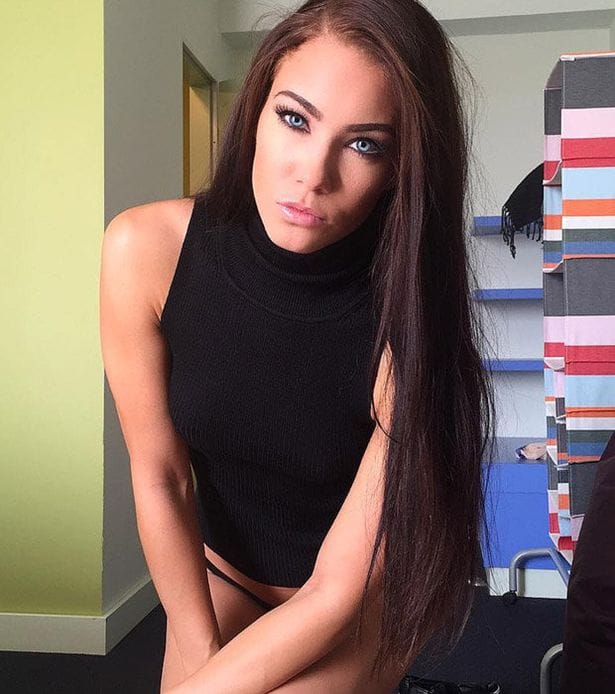 Stephanie Davis (fitness model) Stephanie Davis (fitness model)