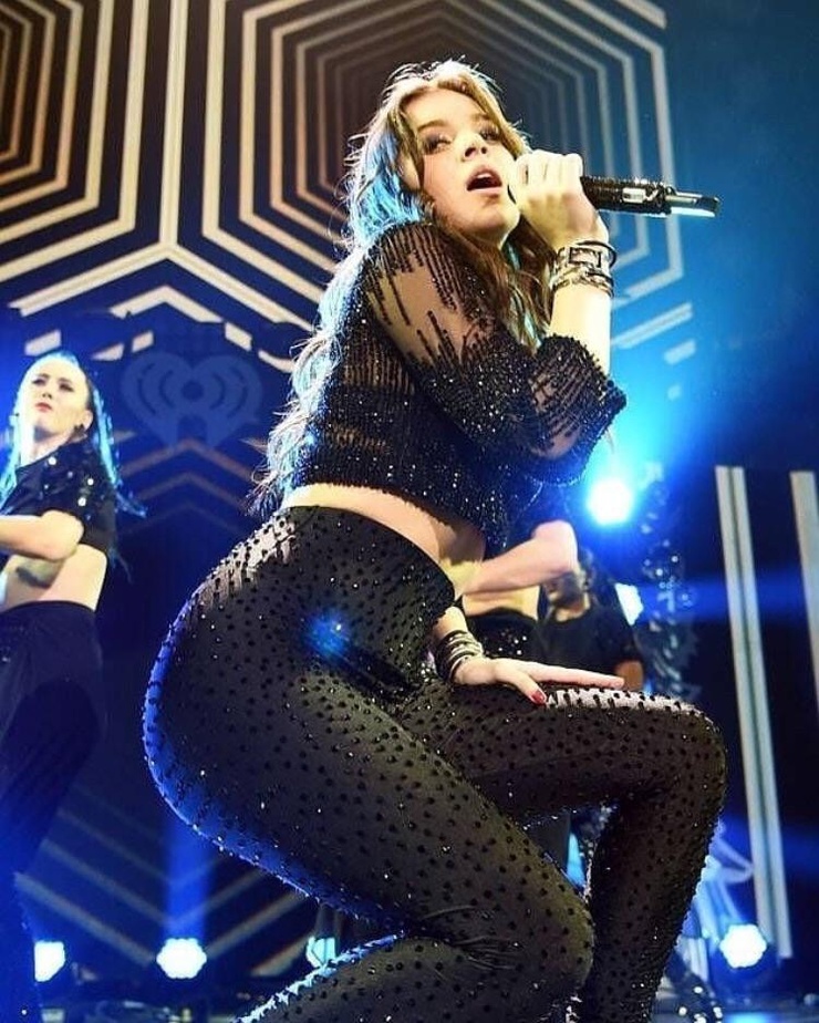 Hailee Steinfeld Hailee Steinfeld