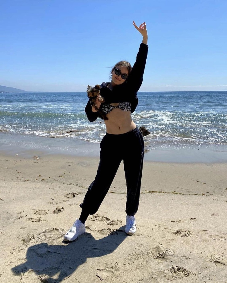 Hailee Steinfeld Hailee Steinfeld