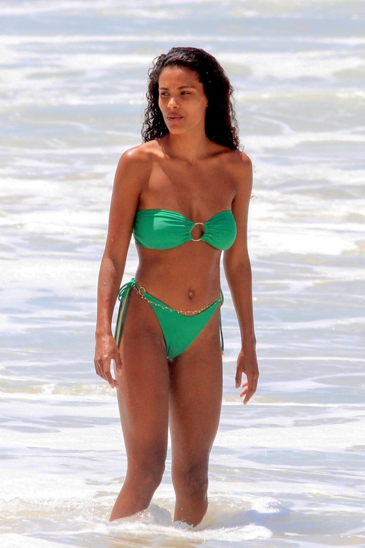 Tina Kunakey Tina Kunakey