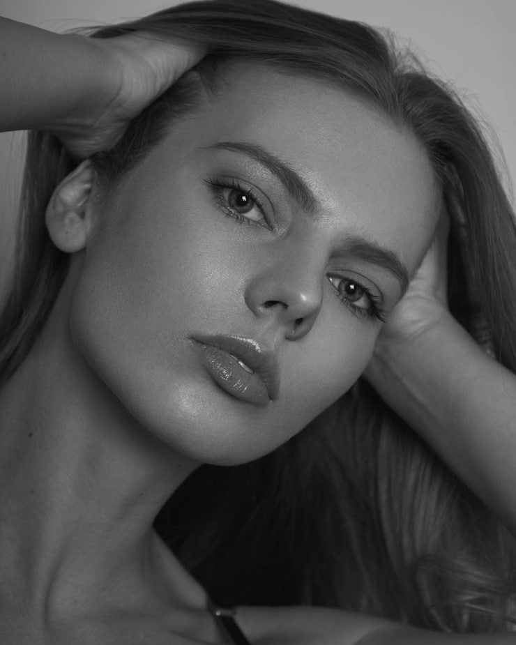 Ekaterina Nikandrova Ekaterina Nikandrova