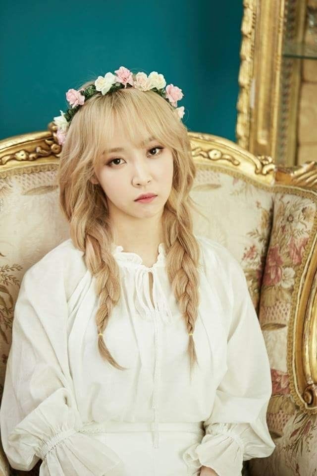 Moon Byul Yi