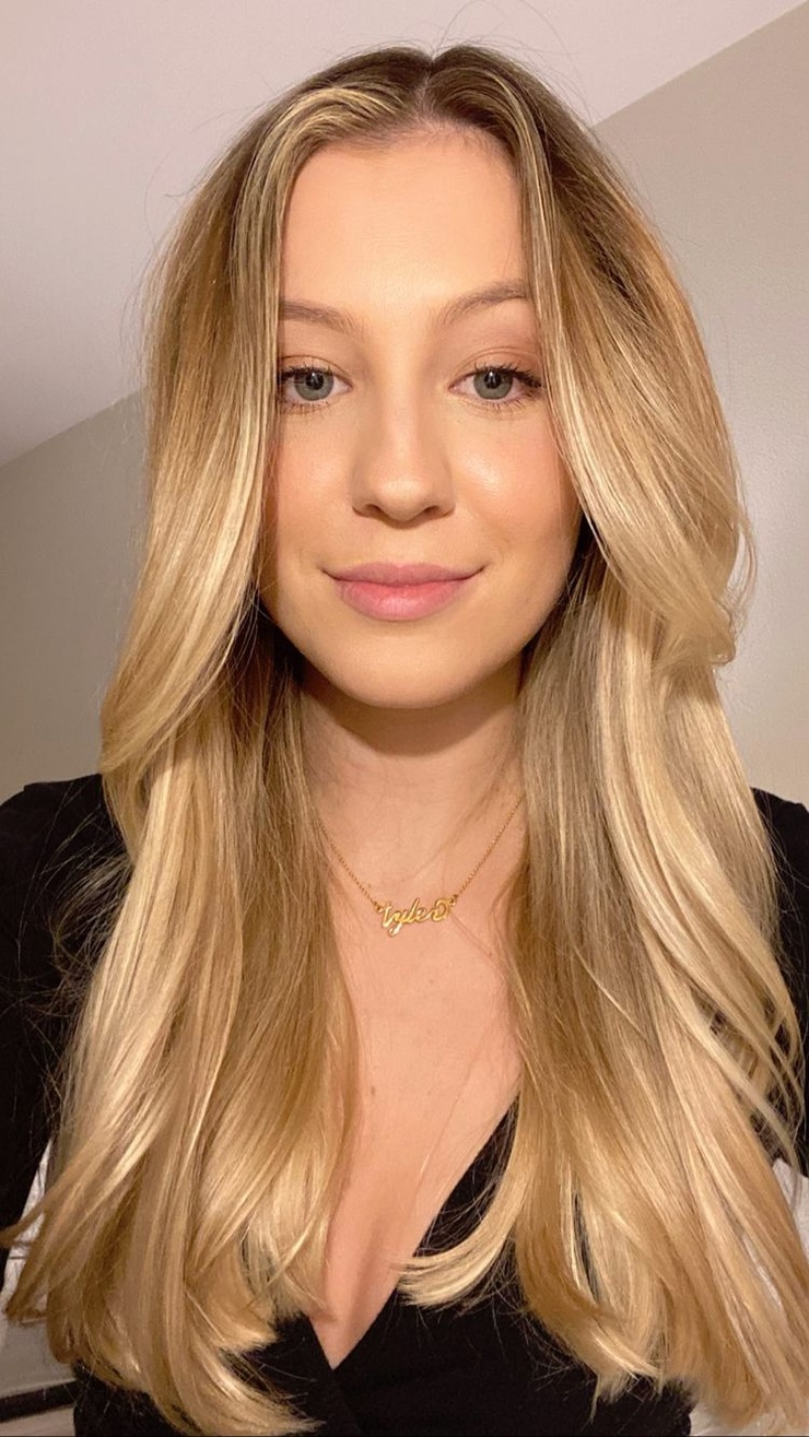 Ava Sambora