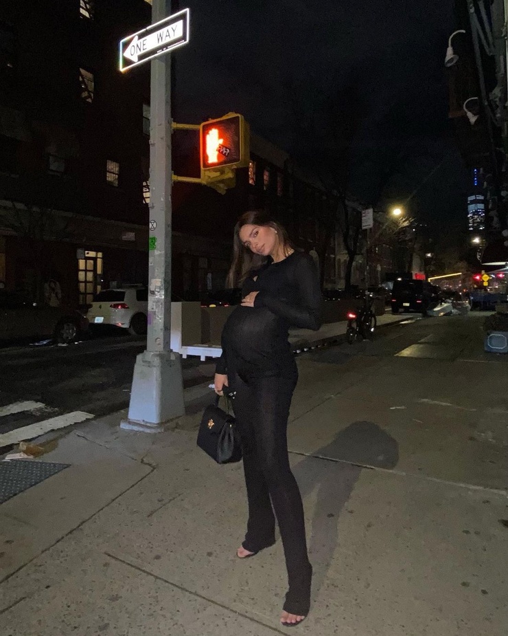 Emily Ratajkowski Emily Ratajkowski