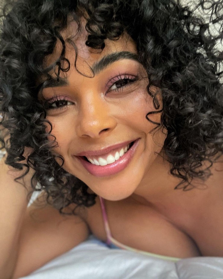 Tabria Majors