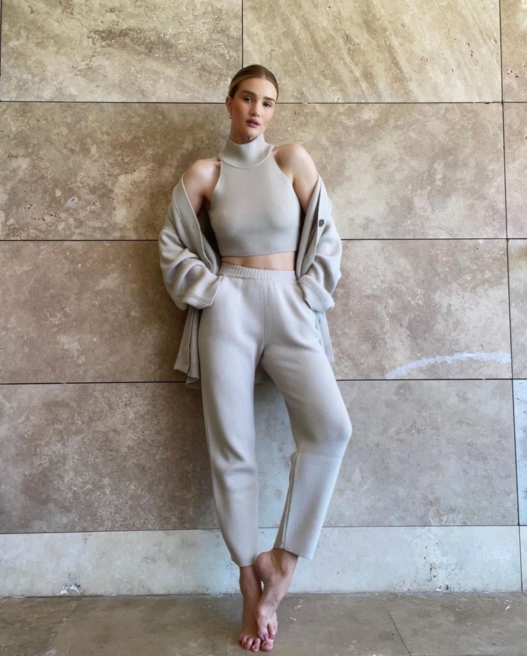 Rosie Huntington-Whiteley Rosie Huntington-Whiteley