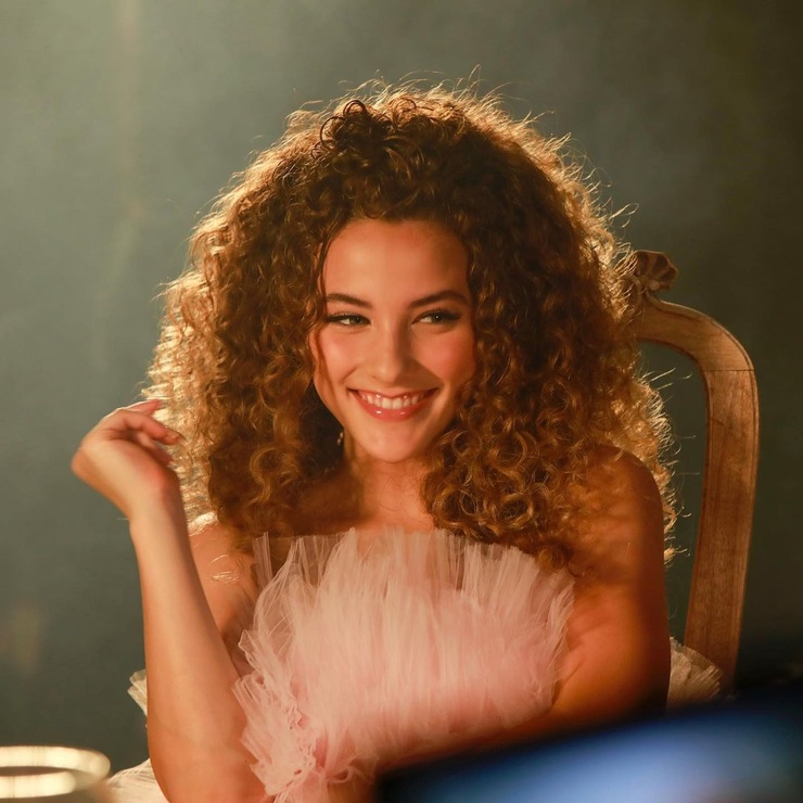 Sofie Dossi Sofie Dossi