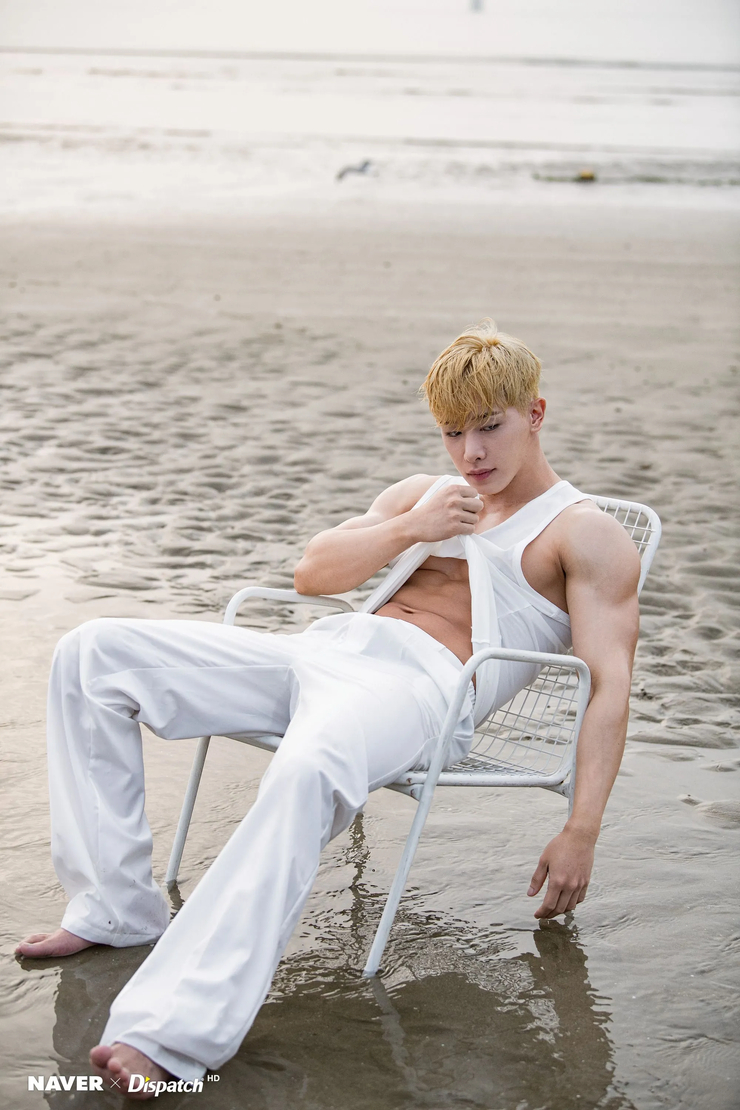 Wonho (MONSTA X)