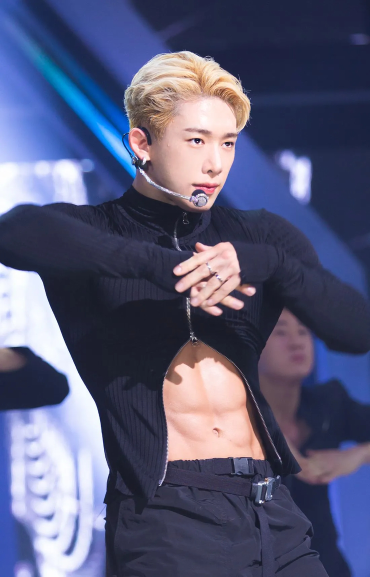 Wonho (MONSTA X)