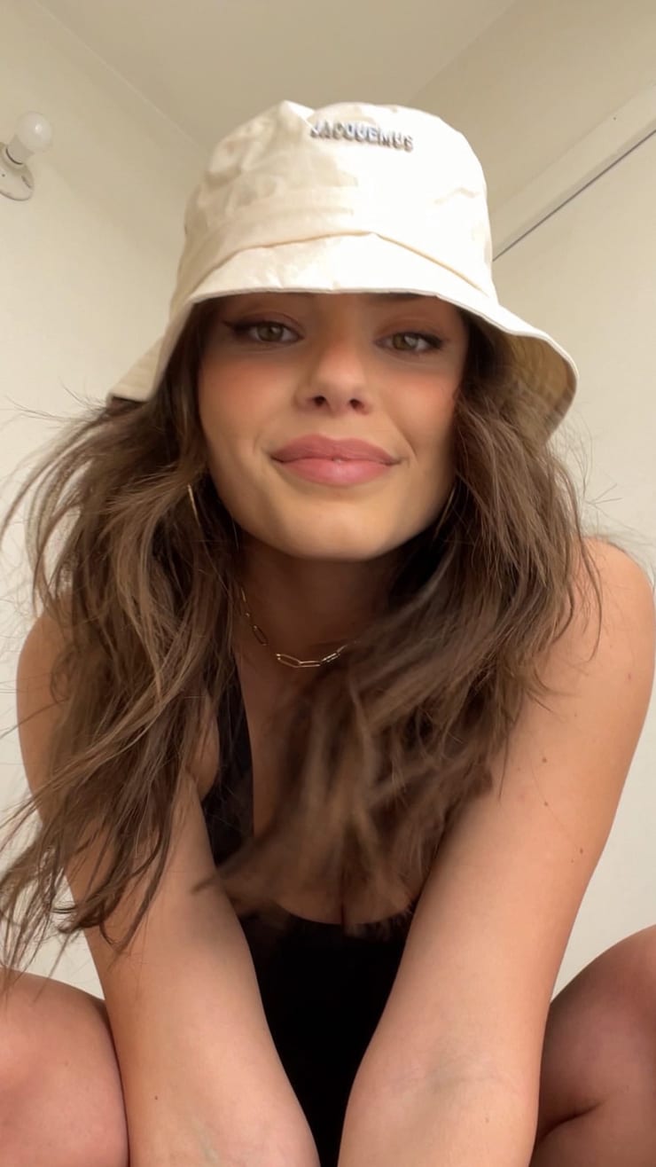 Lauren Searle Lauren Searle
