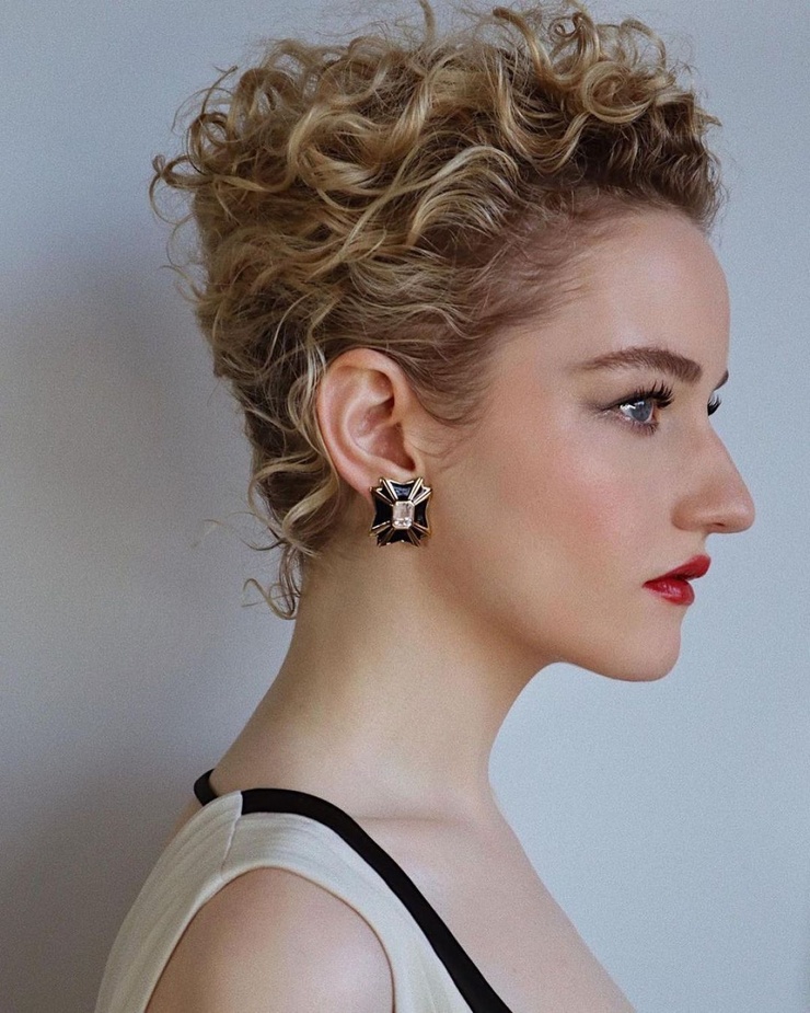 Julia Garner Julia Garner