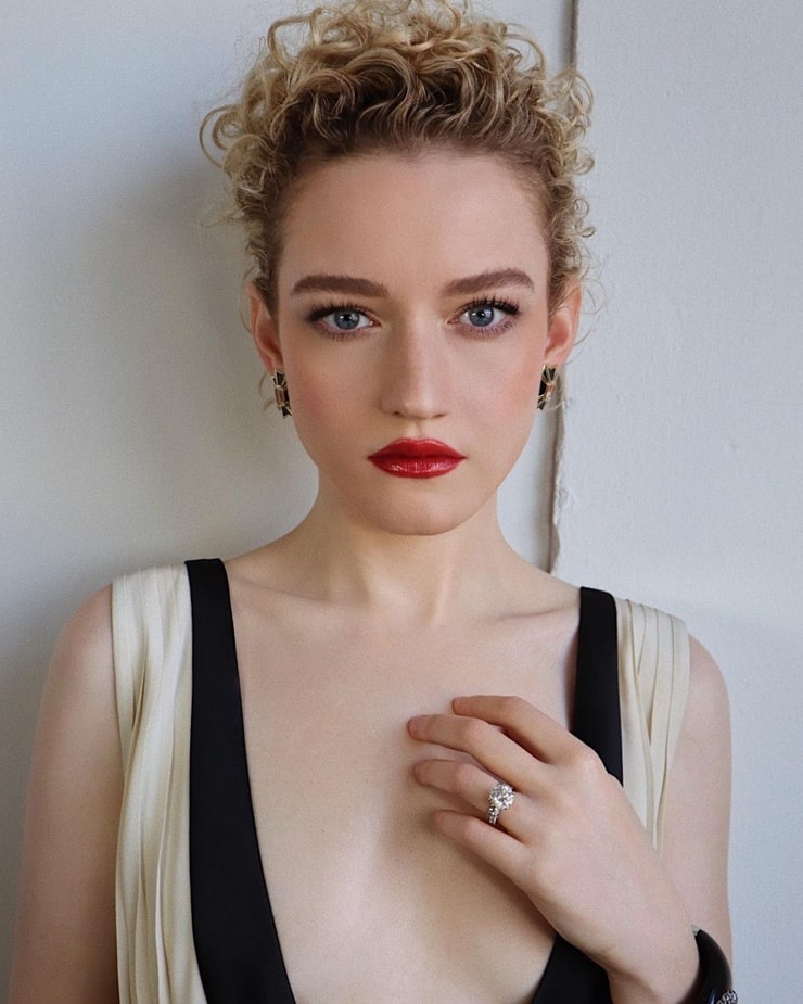 Julia Garner