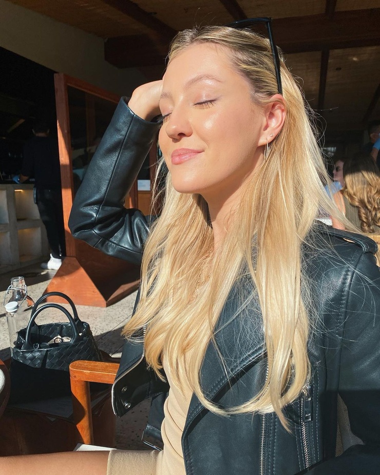Ava Sambora