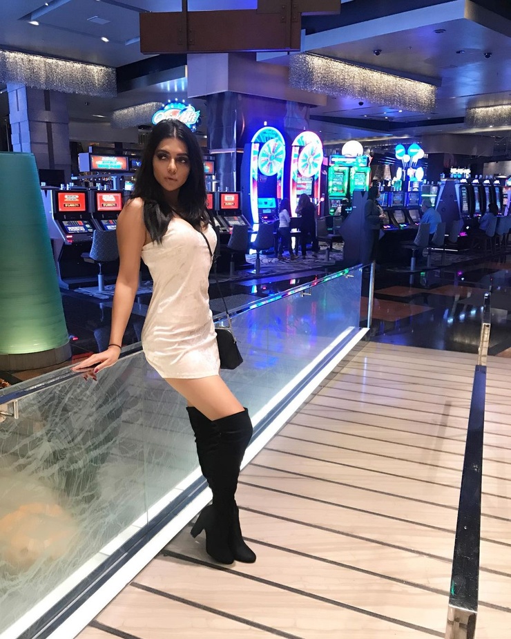 Ruhi Singh Ruhi Singh