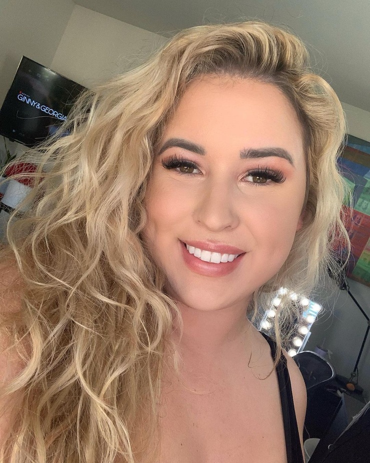 Lauren Sangster image