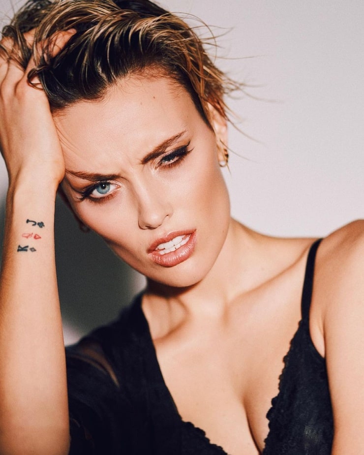 Wallis Day Wallis Day