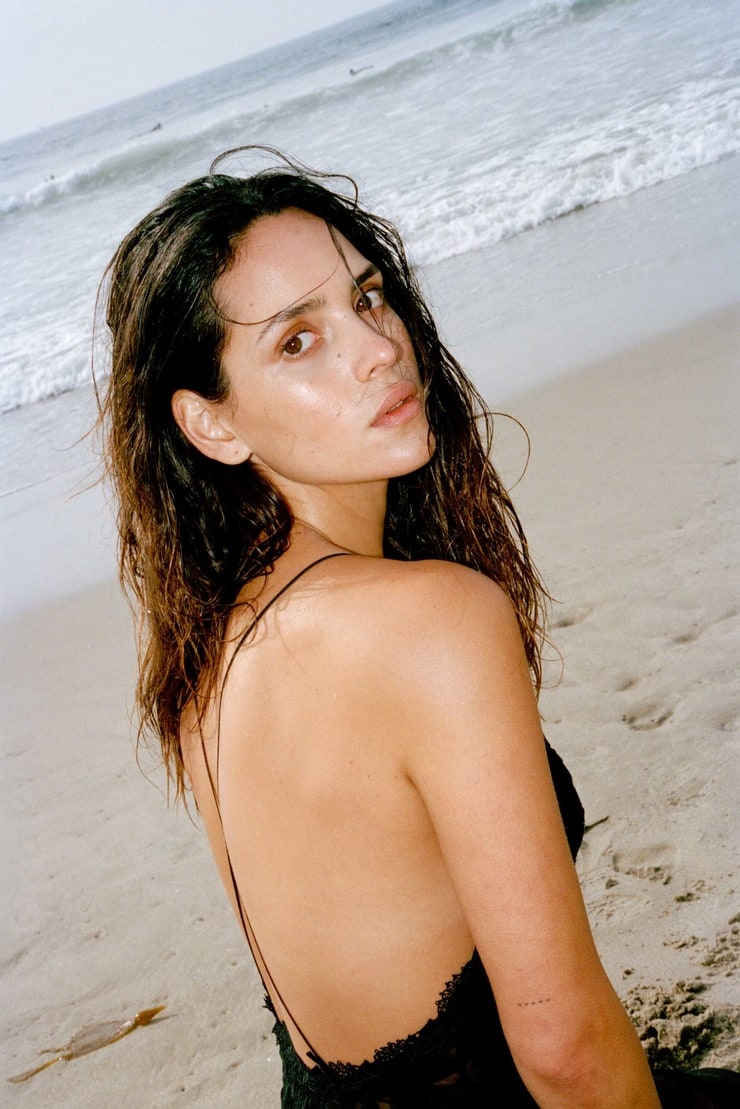 Adria Arjona