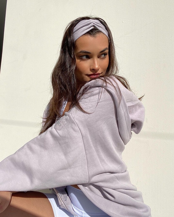 Gizele Oliveira Gizele Oliveira