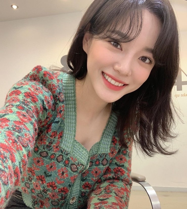 Picture of kim sejeong