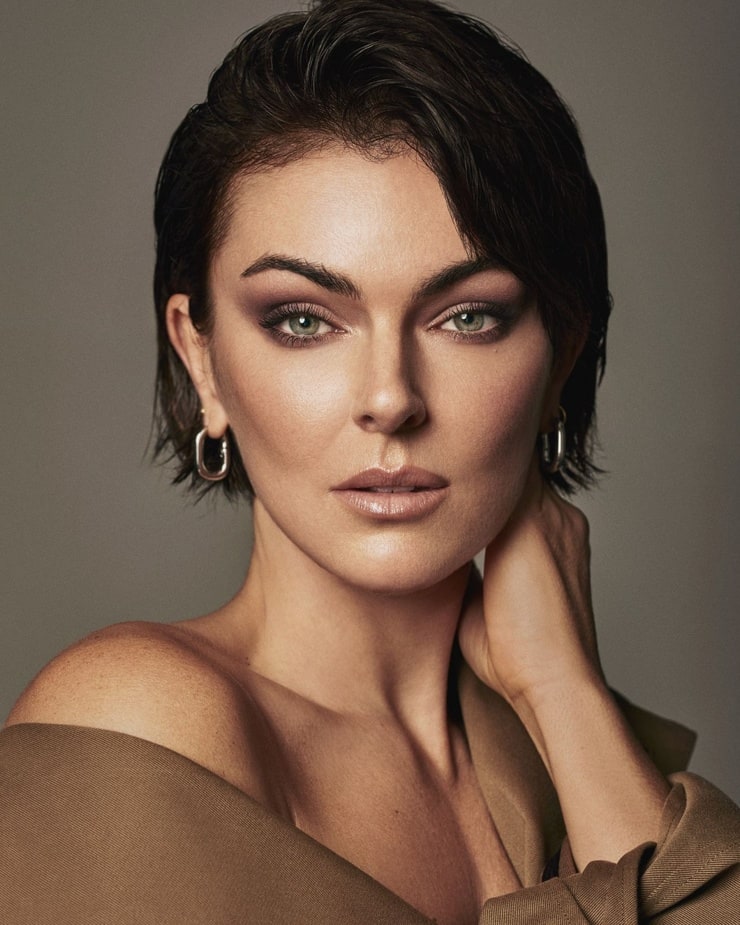 Serinda Swan