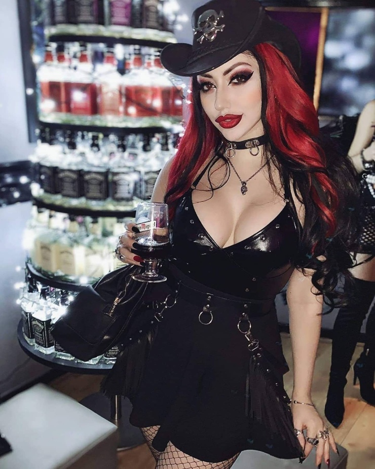 Dani Divine