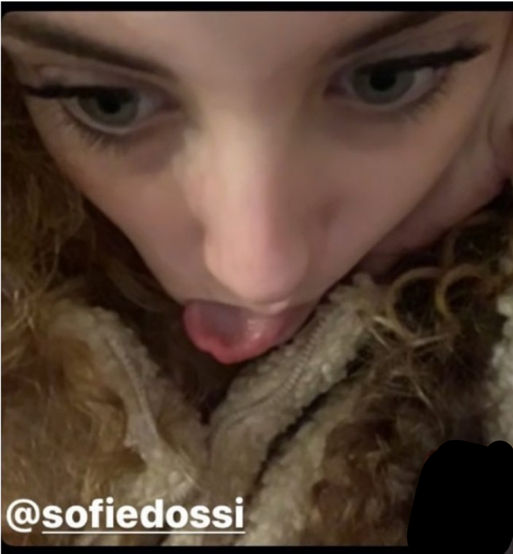 Sofie Dossi Sofie Dossi