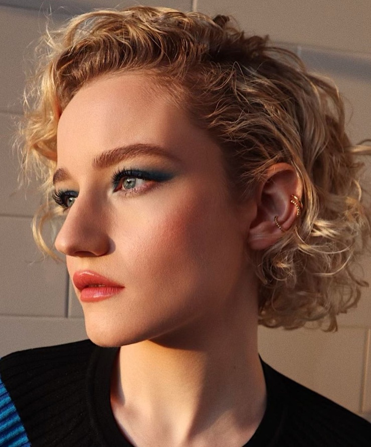 Julia Garner