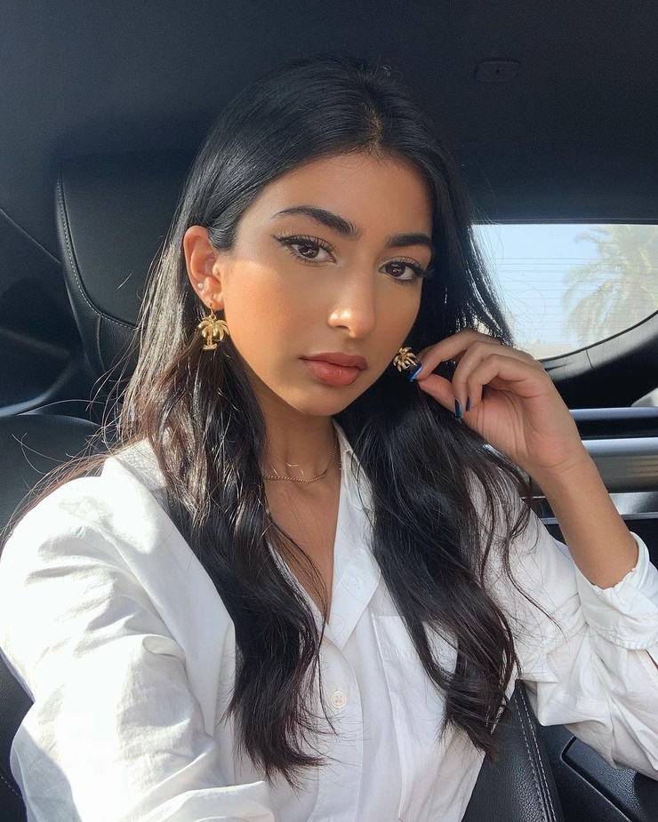Iffat Marashi Iffat Marashi