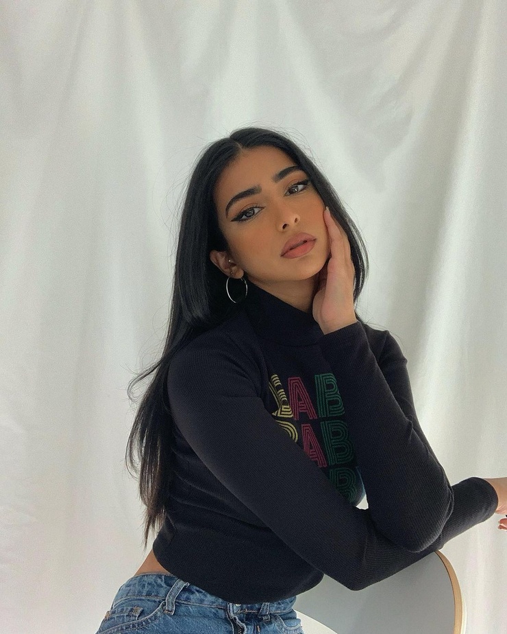 Iffat Marashi