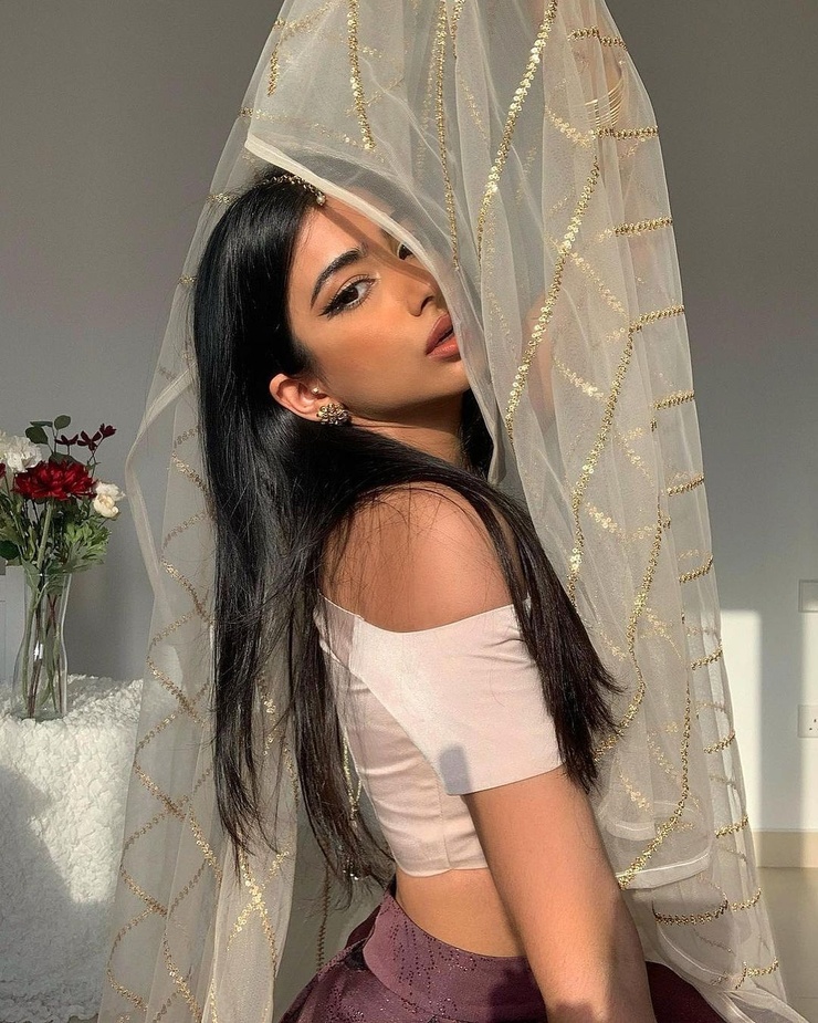 Iffat Marashi