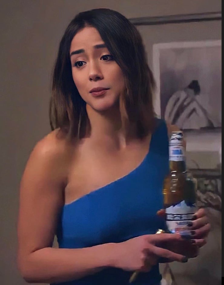 Chloe Bennet